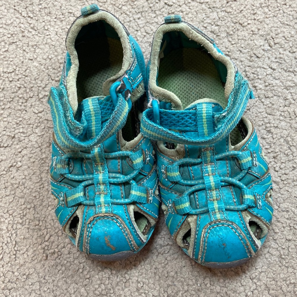Merrell hydro junior with non- marking sole